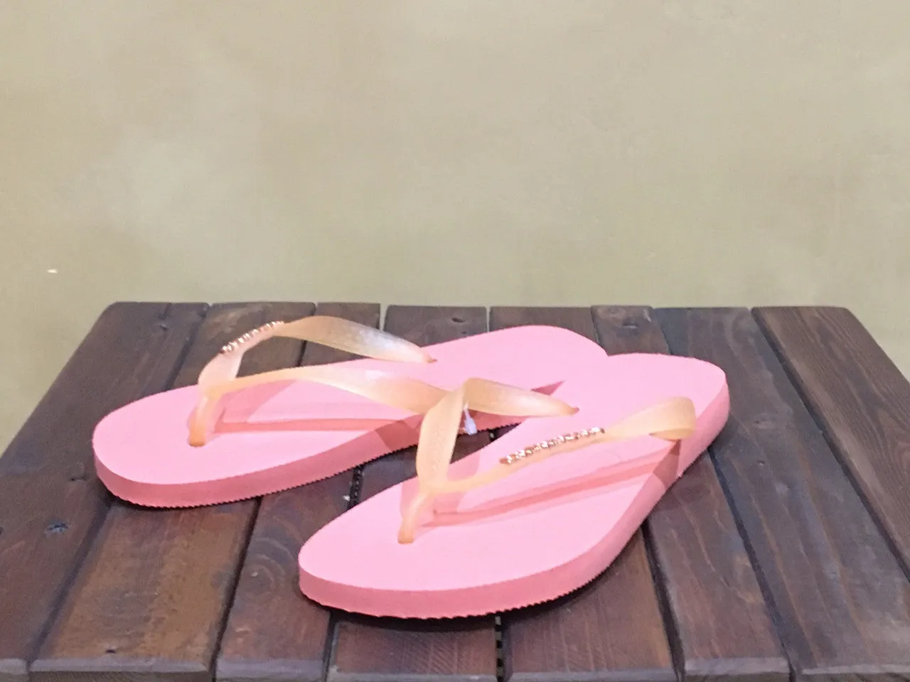4127244 Havaianas Top Logo Metallic Sandal