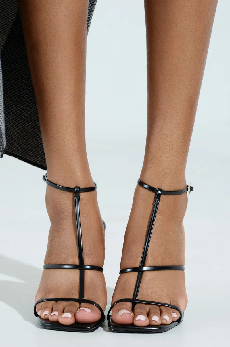 AZALEA WANG AVENA BLACK PAT SANDAL