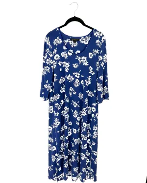 Blue And White Floral Nightgown - Size 4/6