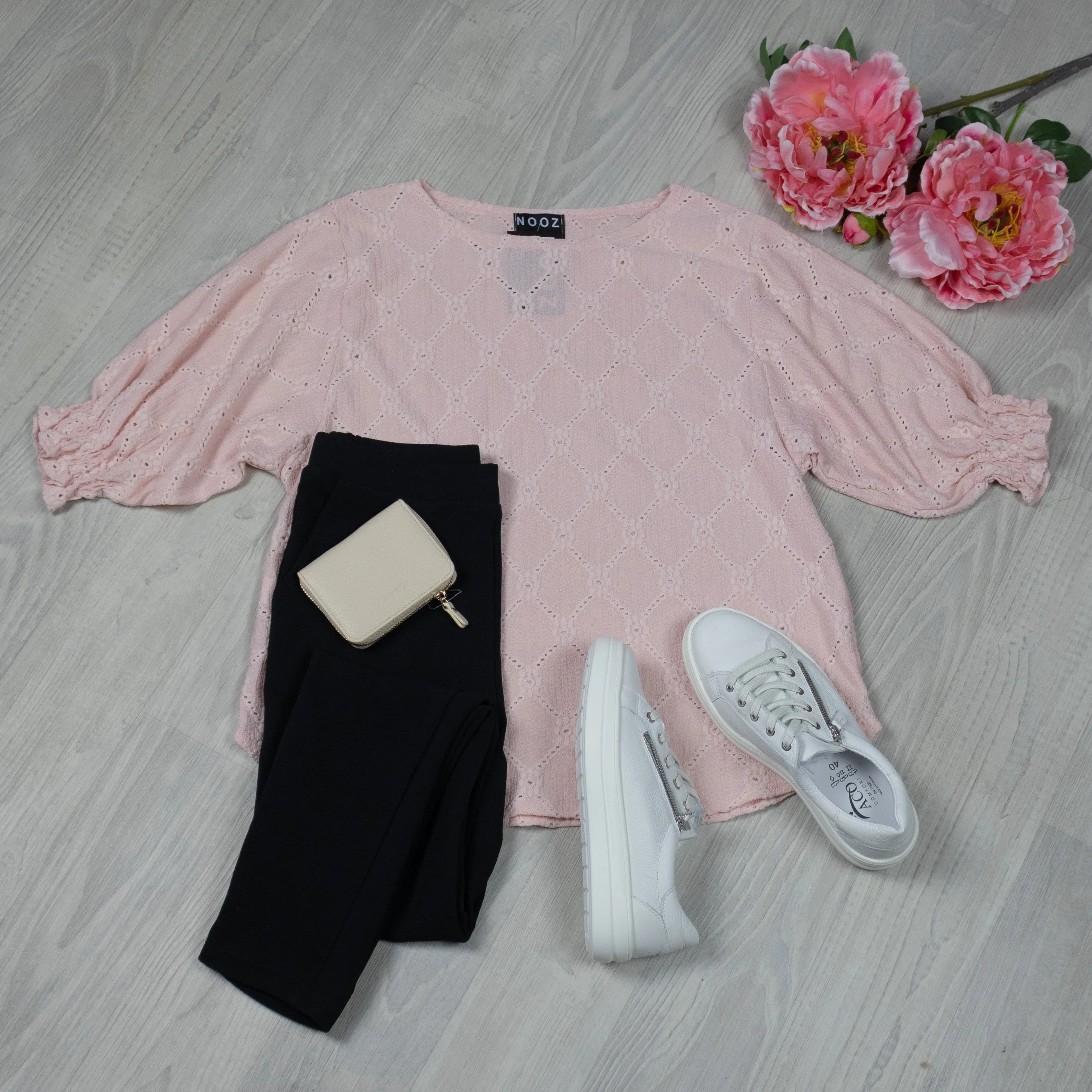 Broderie Anglaise Textured Lilly Top - Light Pink