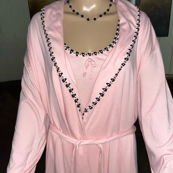 Cabernet Sleepwear • Pink/ Black • Size Large • Nightgown &amp; Robe