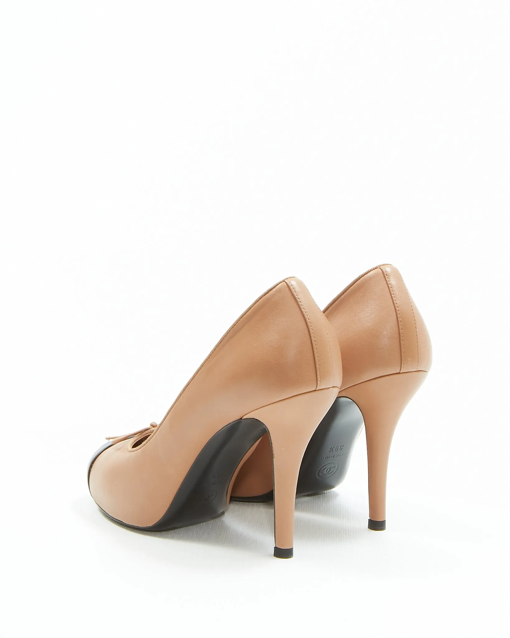 Chanel Light Brown/Black Leather CC Logo Pumps - 39.5