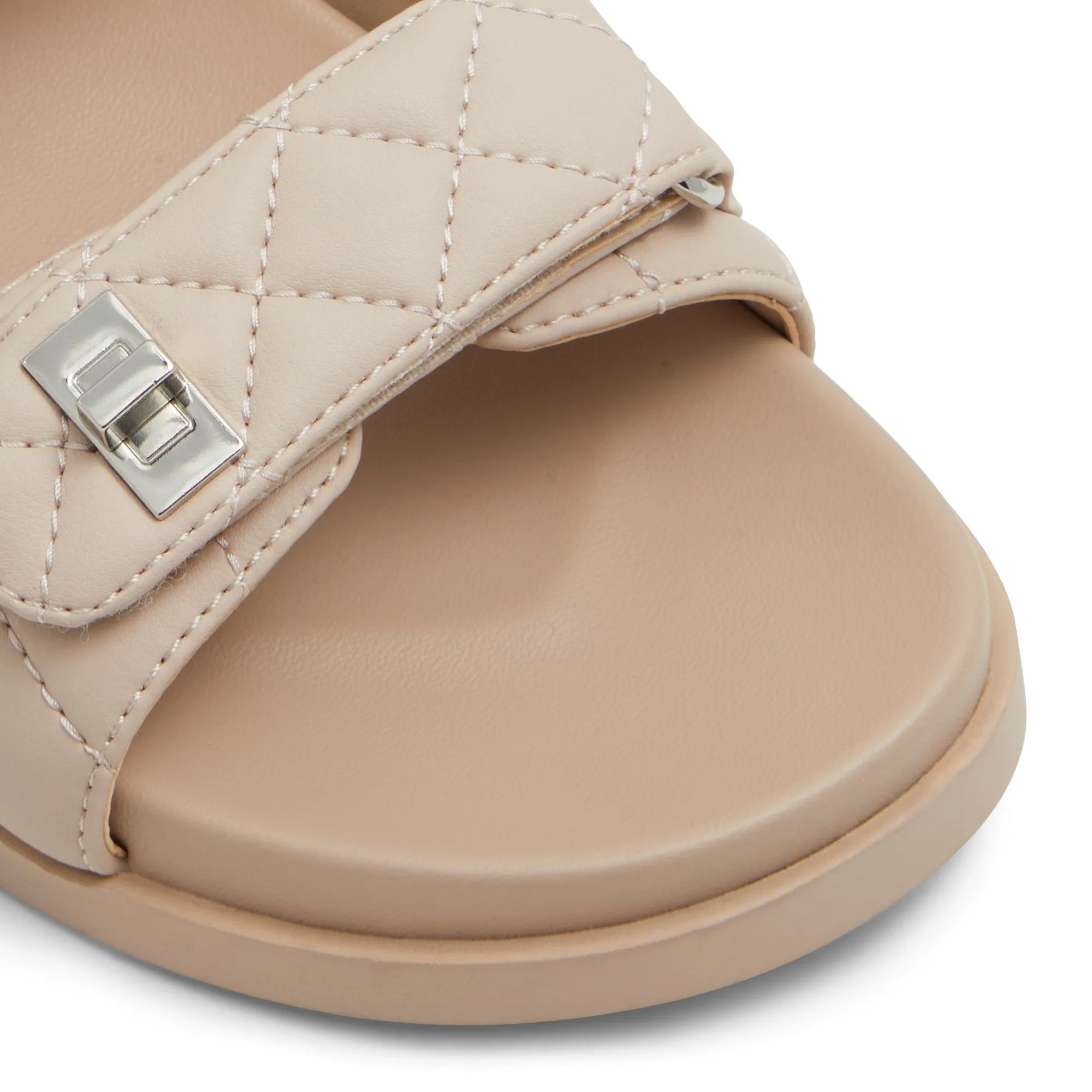 Chantel / Flat Sandals