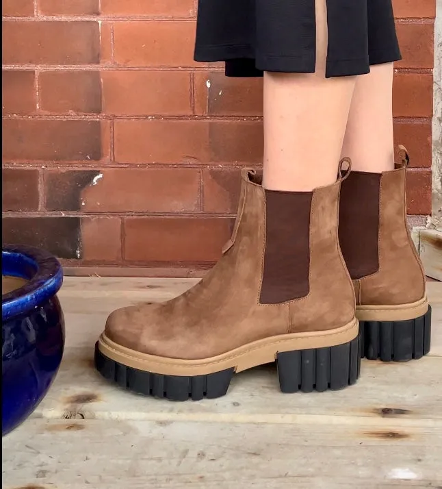 Classic Leather boots