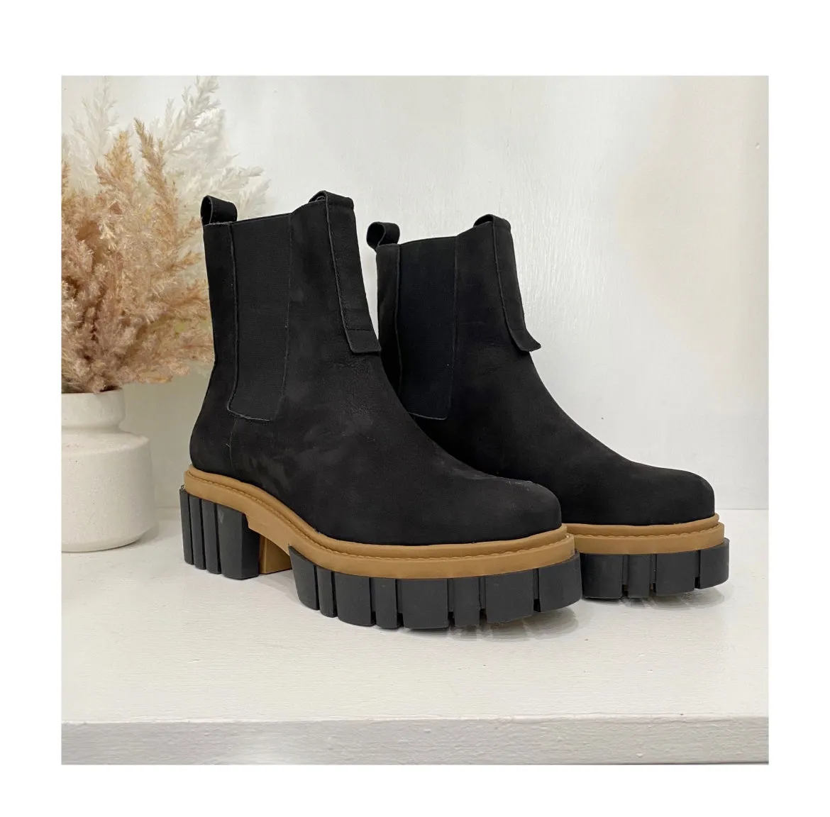Classic Leather boots