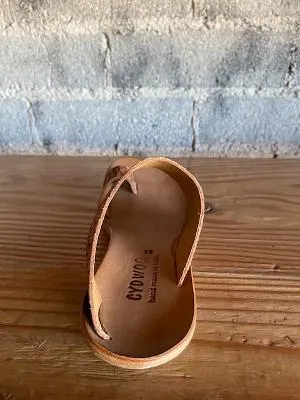 Cydwoq Thong Sandals