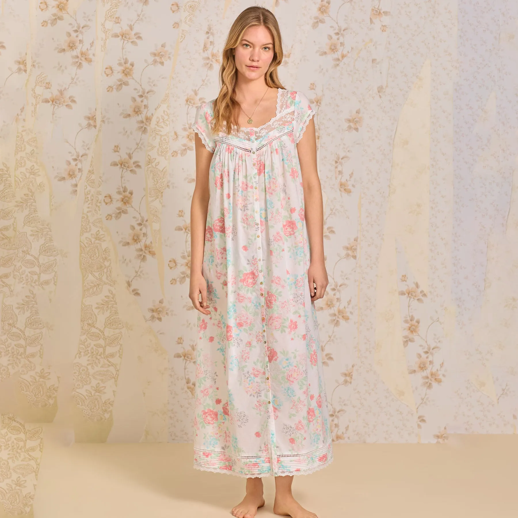 Eileen West Short Sleeve Button Gown