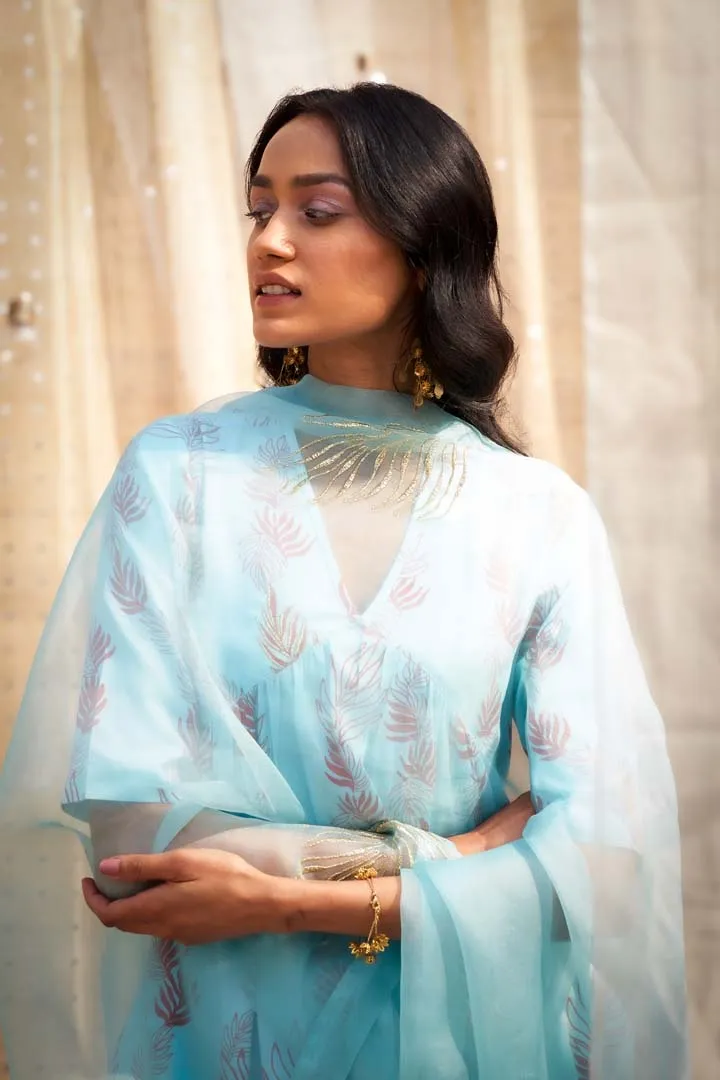 Elegant Leaf-Printed V-Neck Kurta Set with Organza Dupatta & Zari HighlightsRVWK47YLB-WP11YLB-DOLB