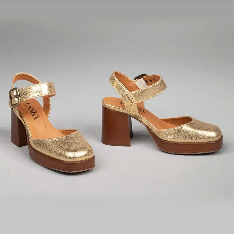 ESSKA Selena Sandals in Wood/Gold