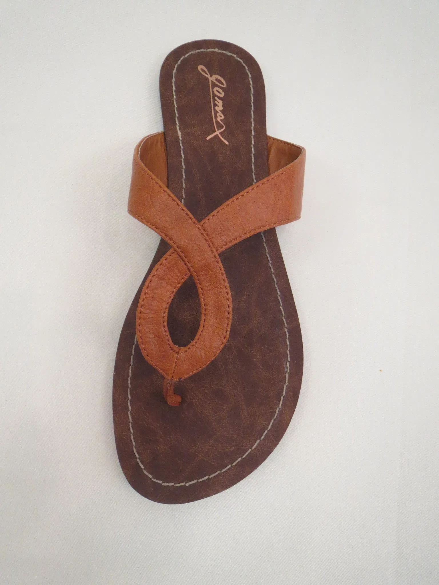 Gomax Women's 'Berdine-79' Keyhole Slip-on Sandals