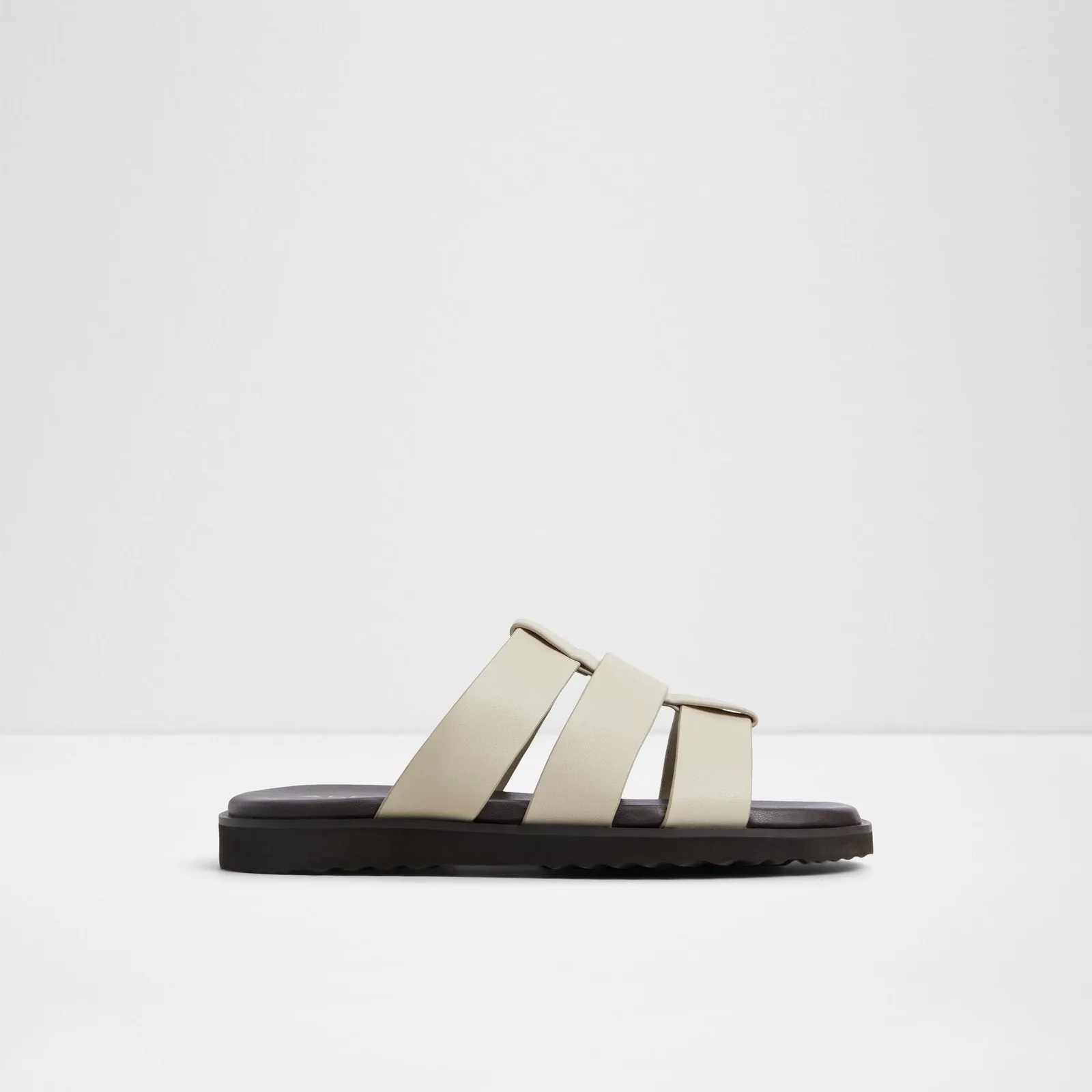 Light / Flat Sandals