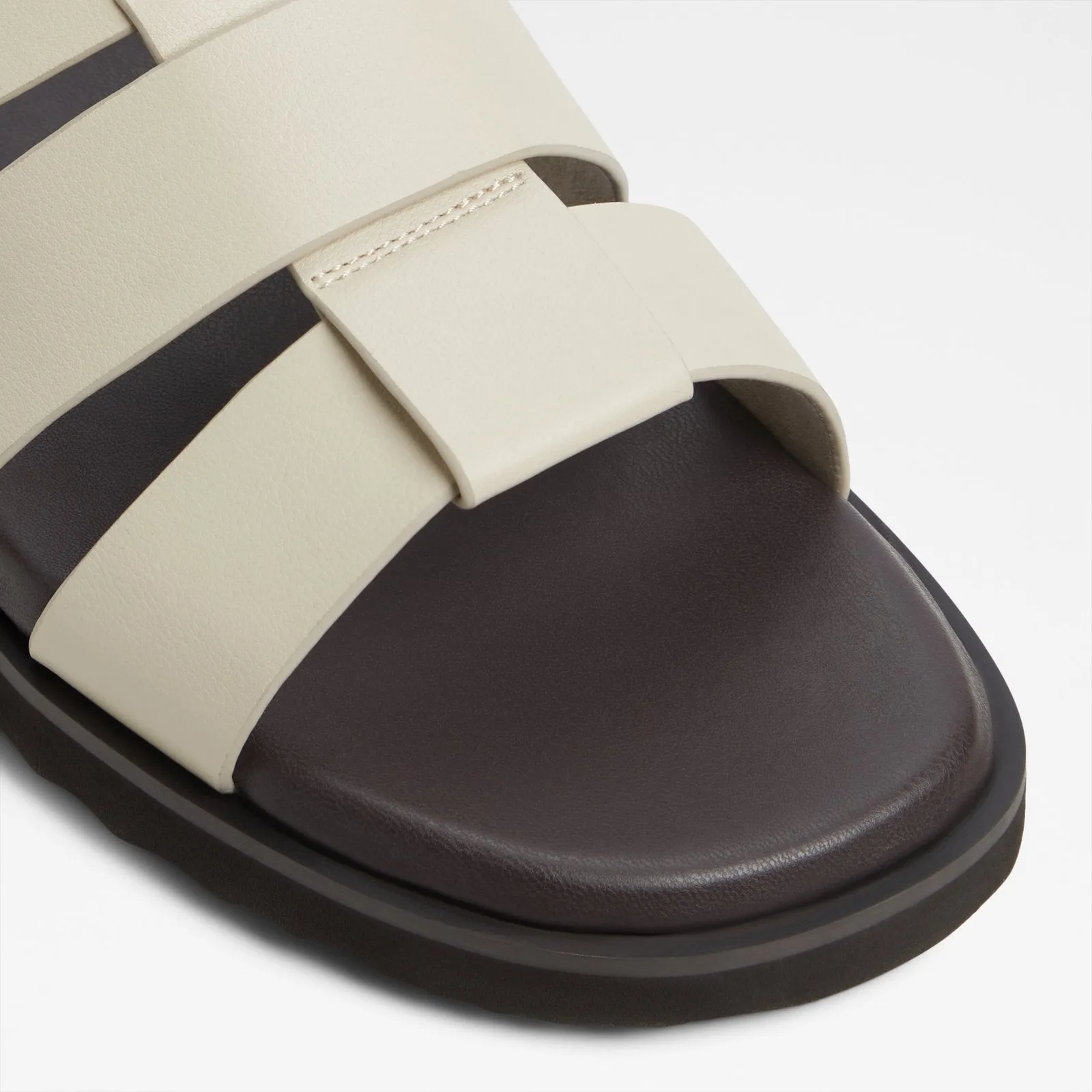 Light / Flat Sandals