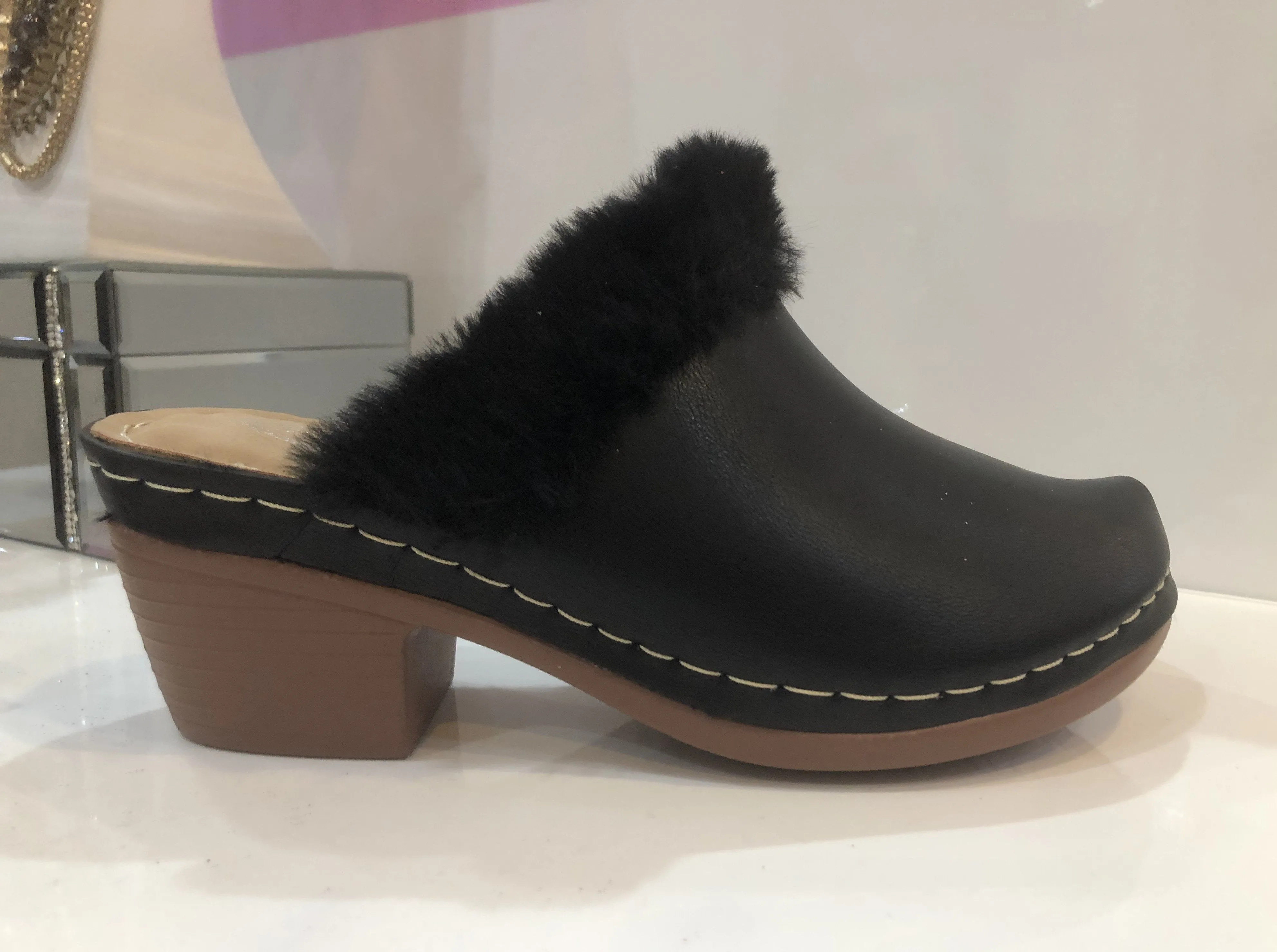 Low Heels Clogs