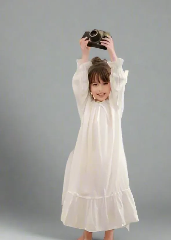 Mother-Daughter Matching Long White Nightgown – Elegant Ruffle Trim Sleep Dress