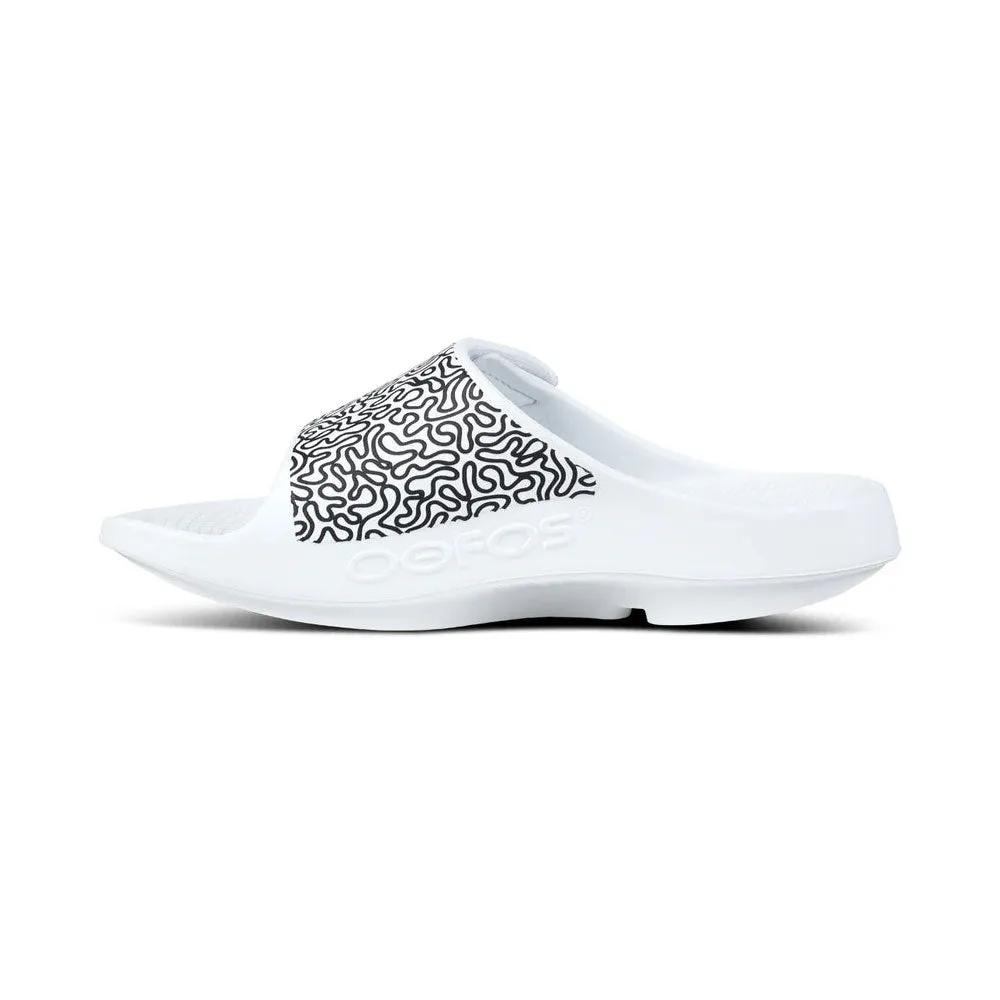Ofoos Unisex OOahh Sport Flex Limited Slide Sandals - White Labyrinth