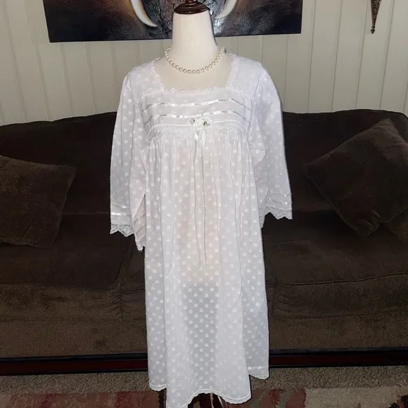 Priamo • Small • Pink/ White • Polka Dots • Lace • Ribbon • Nightgown