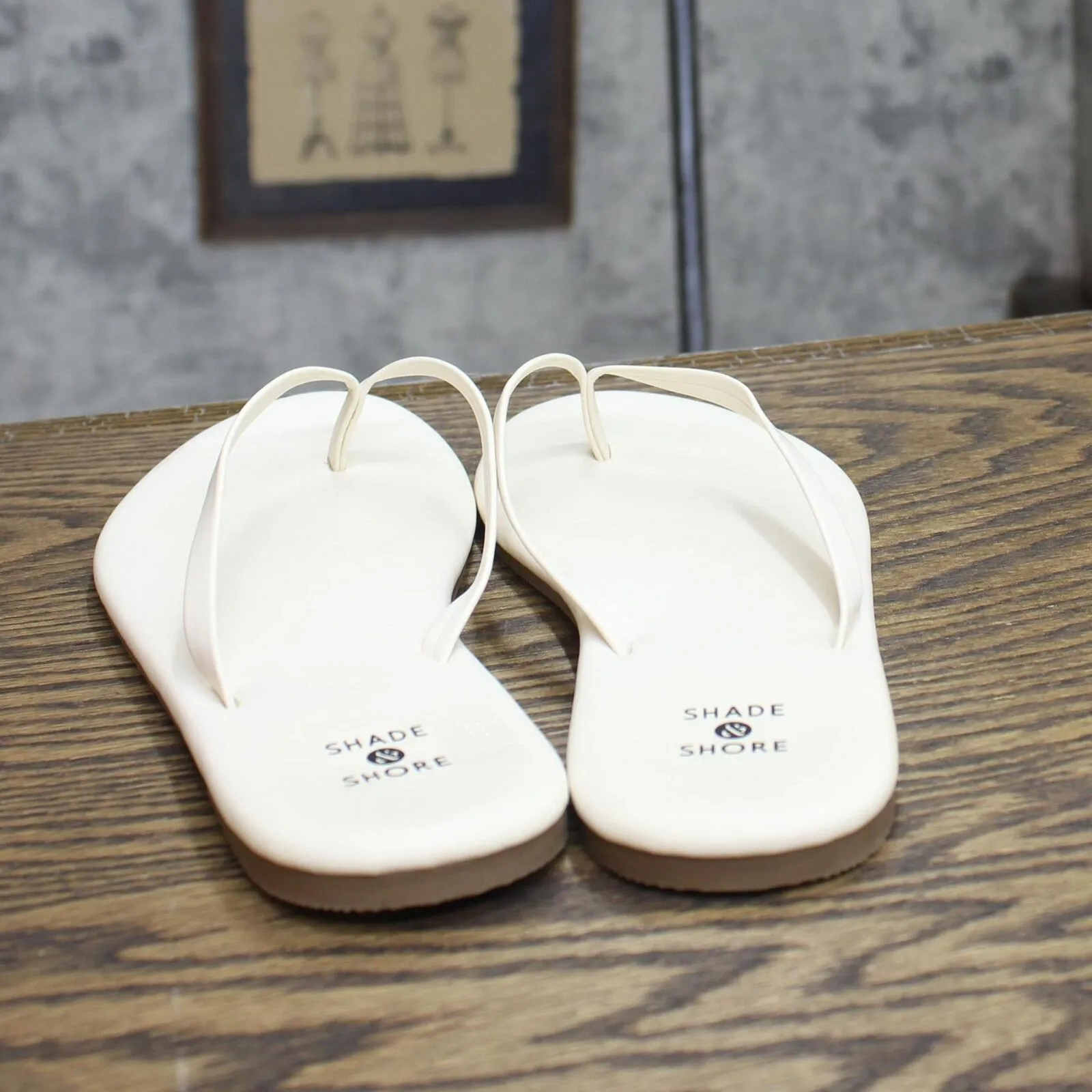 Shade & Shore Womens Cali Flip Flop Sandals 89255319 Cream Off White 7M