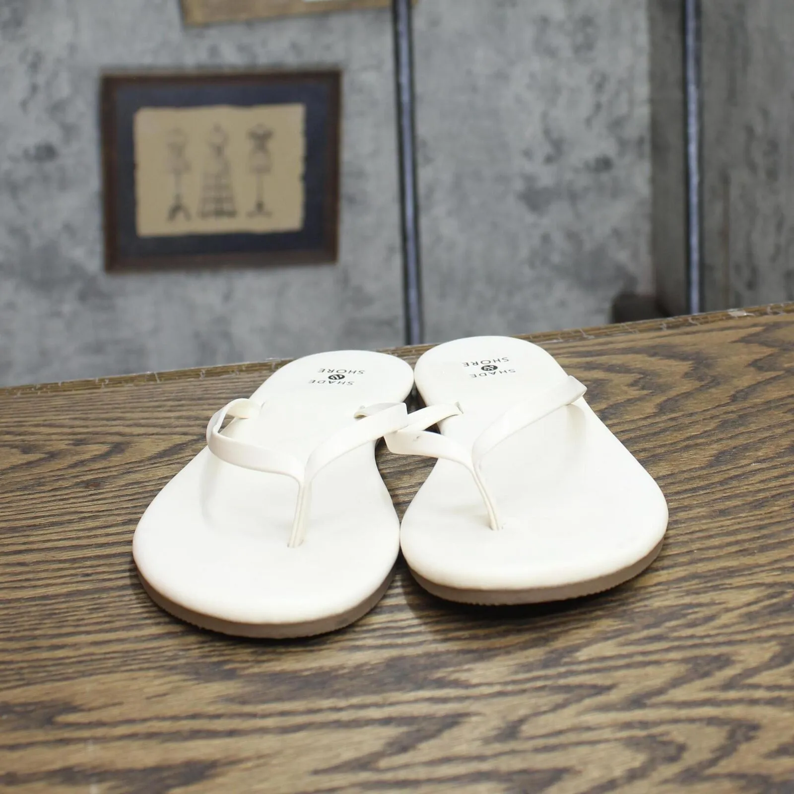 Shade & Shore Womens Cali Flip Flop Sandals 89255319 Cream Off White 7M