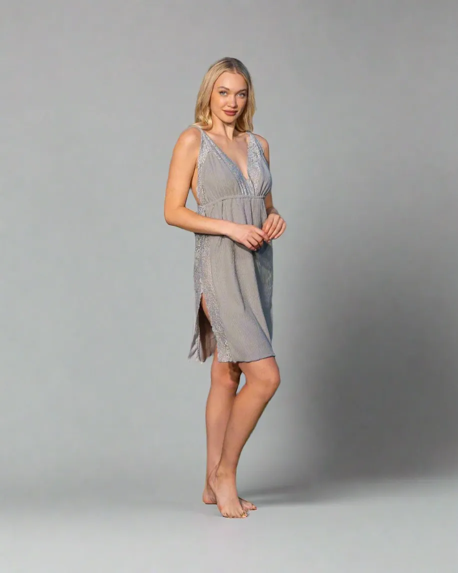 Short ribbed nightgown and short robe