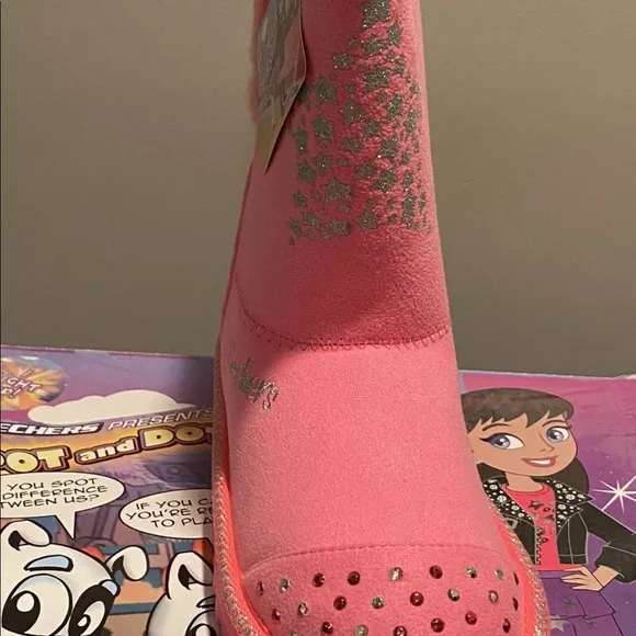Skechers twinkle toes size 2 kids. The boots don’t light up anymore.