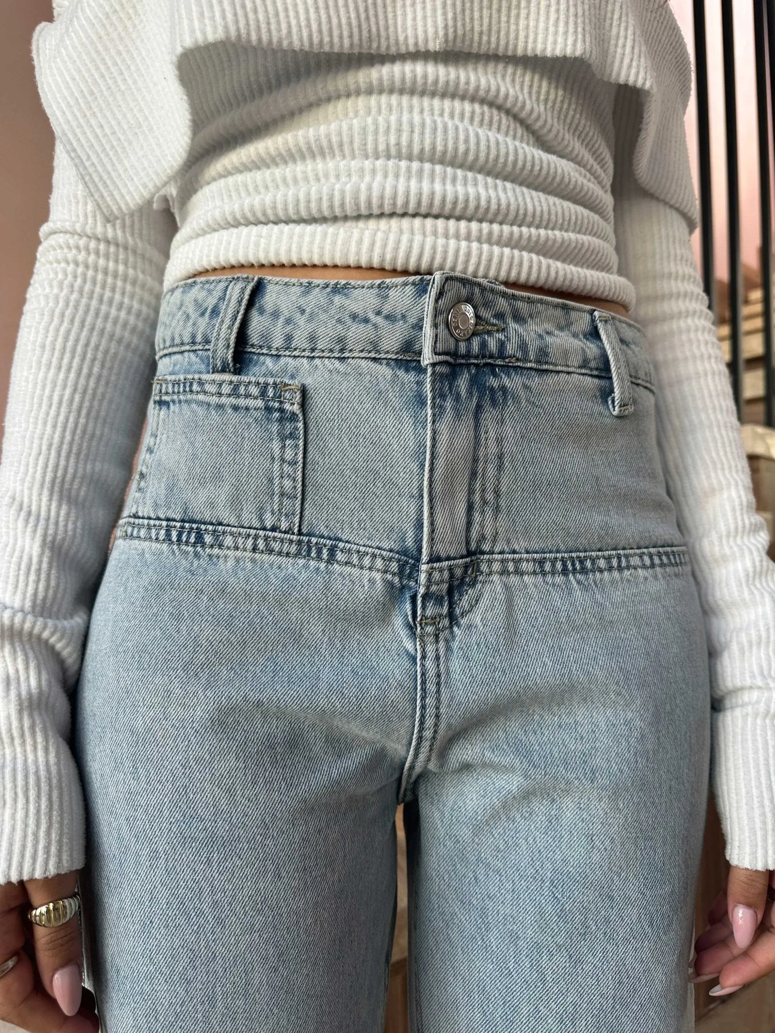Square Pocket Wide Leg Jeans - Light Blue