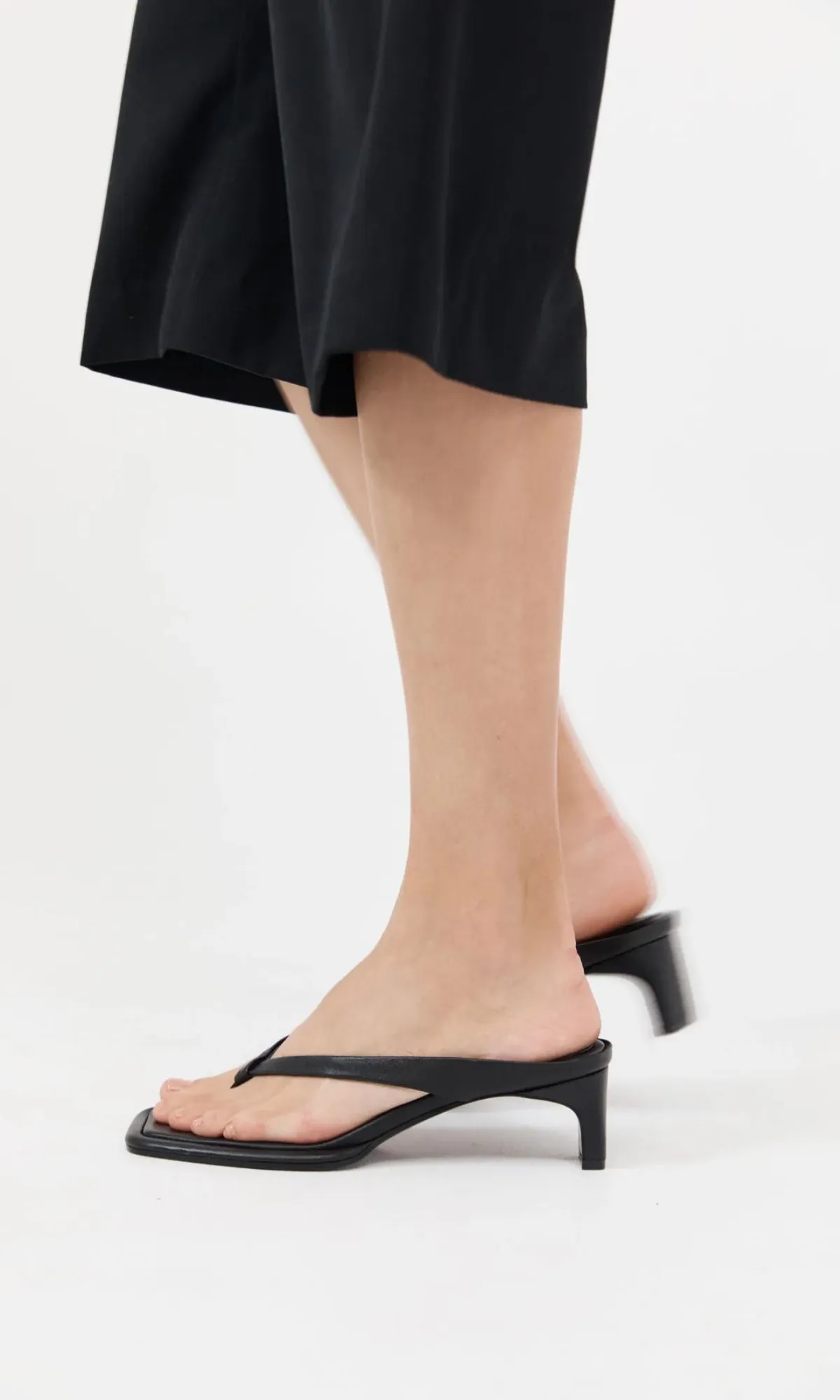 ST. AGNI | Flip Flop Sandals