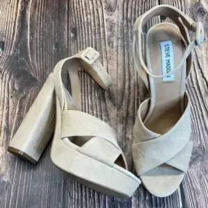 Steve Madden Tan Suede Sandals 8.5M