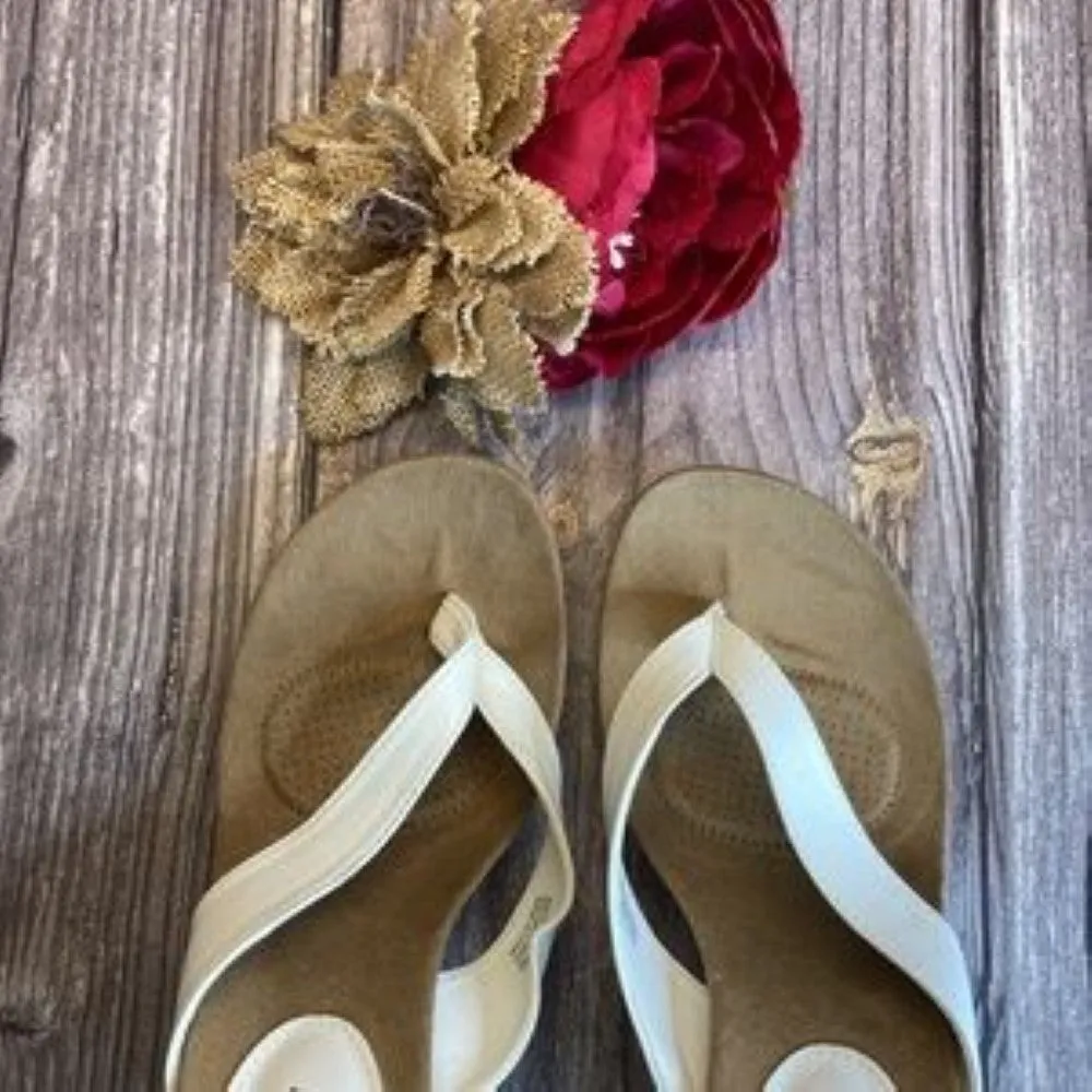 STYLE & CO Chicklet White Wedge Thong Sandals 6M