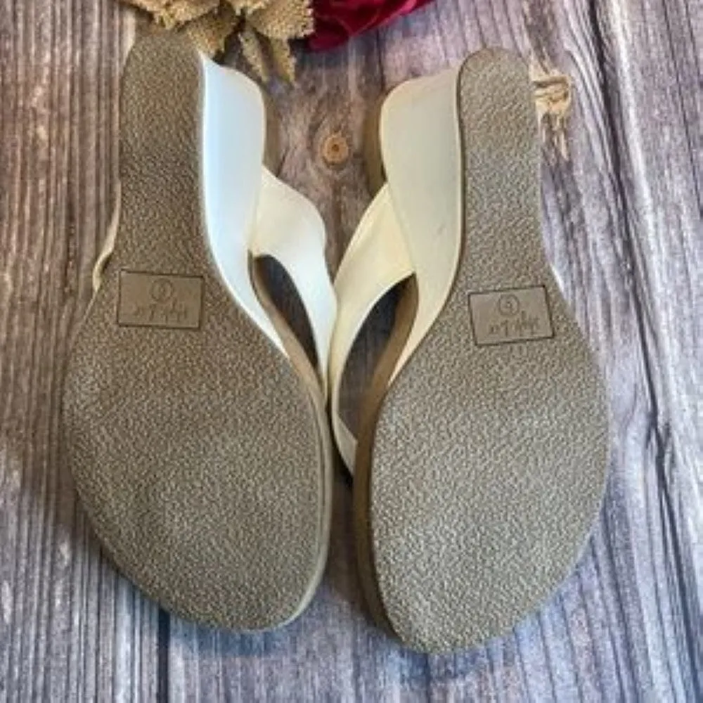 STYLE & CO Chicklet White Wedge Thong Sandals 6M