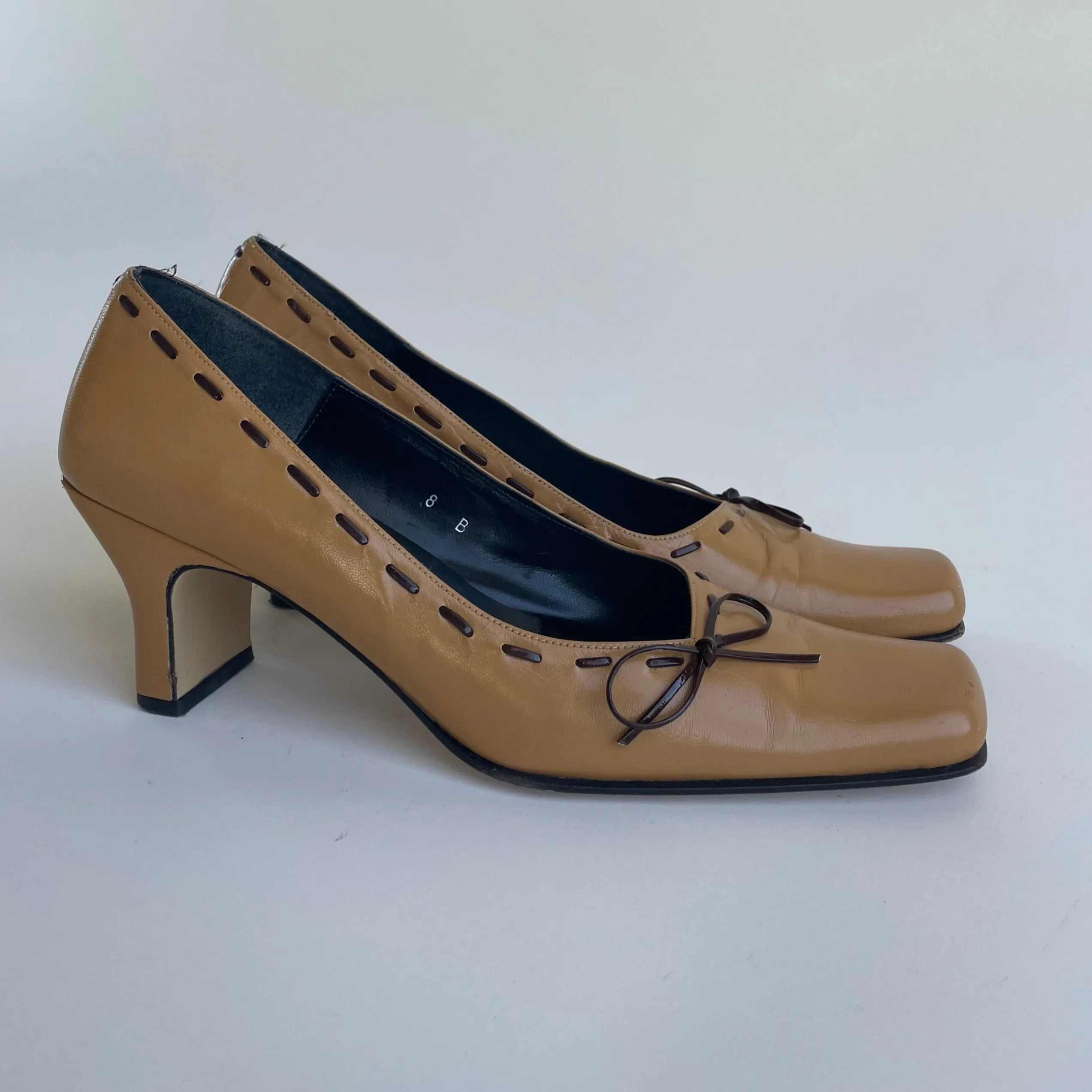 tan bow heels
