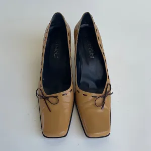 tan bow heels