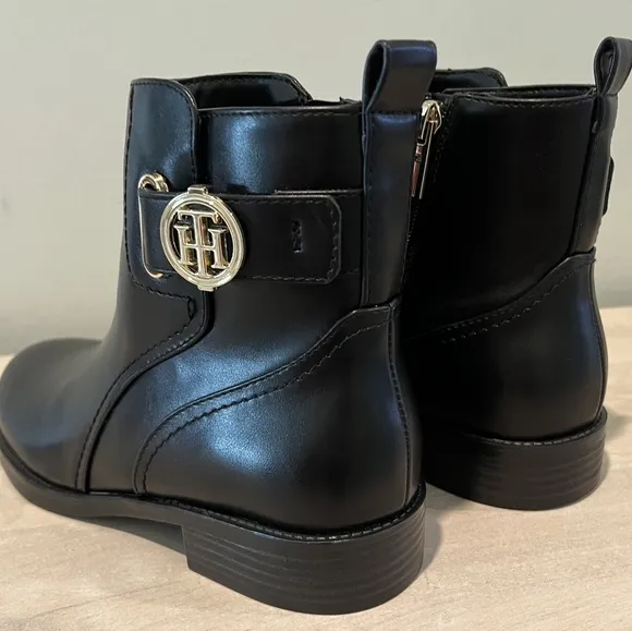 Tommy Hilfiger Rezin 2 Black Boots in Size 7 New Without Box