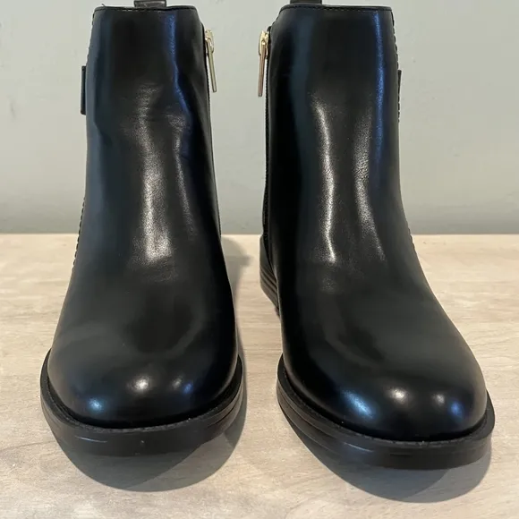 Tommy Hilfiger Rezin 2 Black Boots in Size 7 New Without Box
