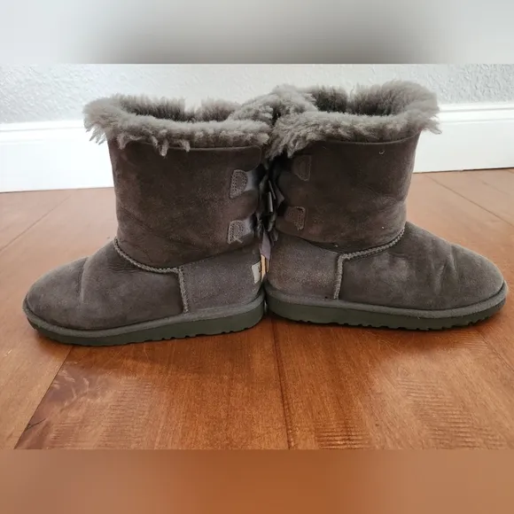 Ugg Bailey Bow gray boots (3)