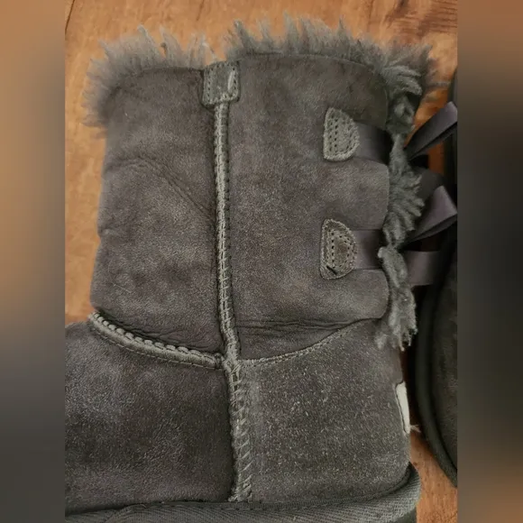 Ugg Bailey Bow gray boots (3)