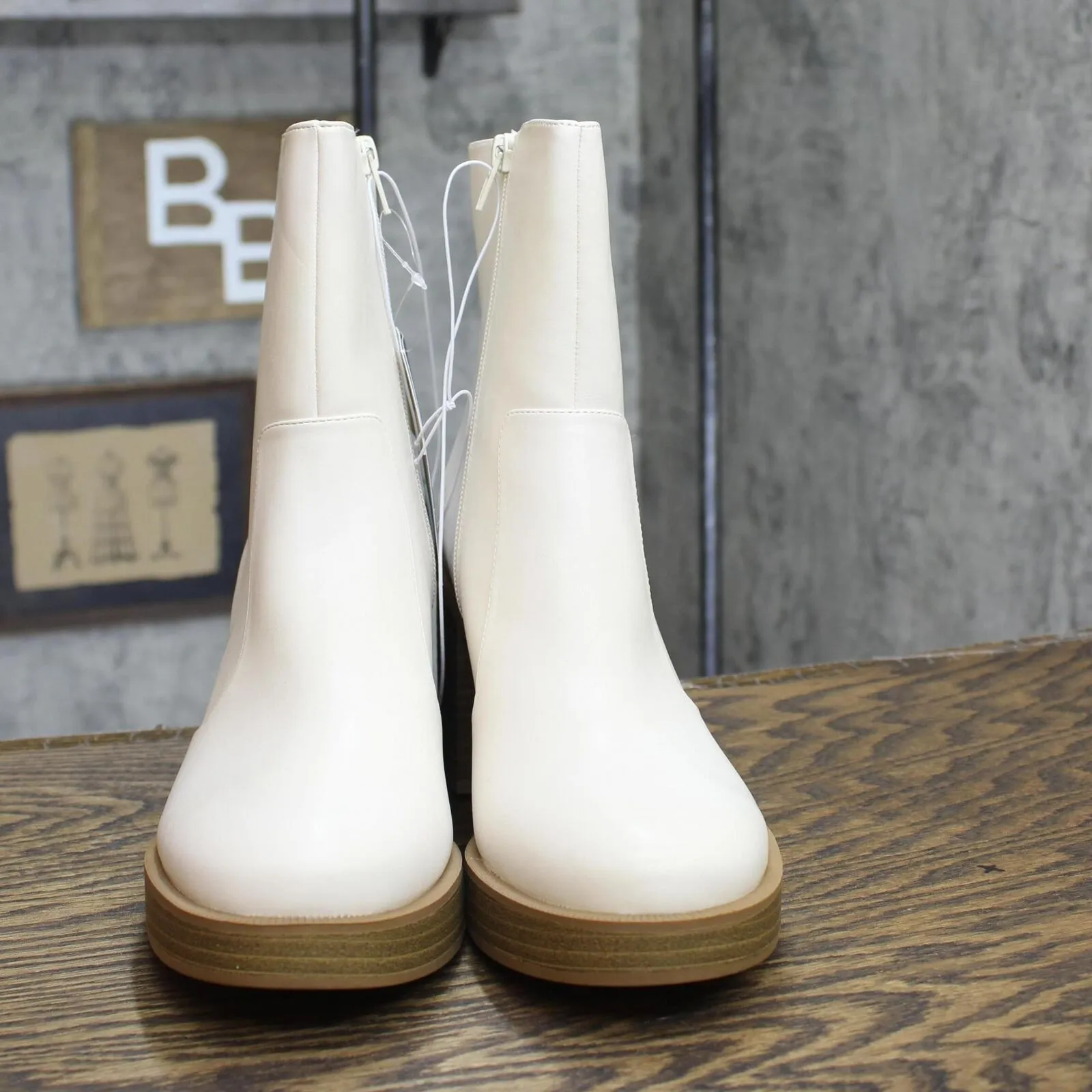 Universal Thread Jenna Platform Boots with Memory Foam Insole Off White 8.5M