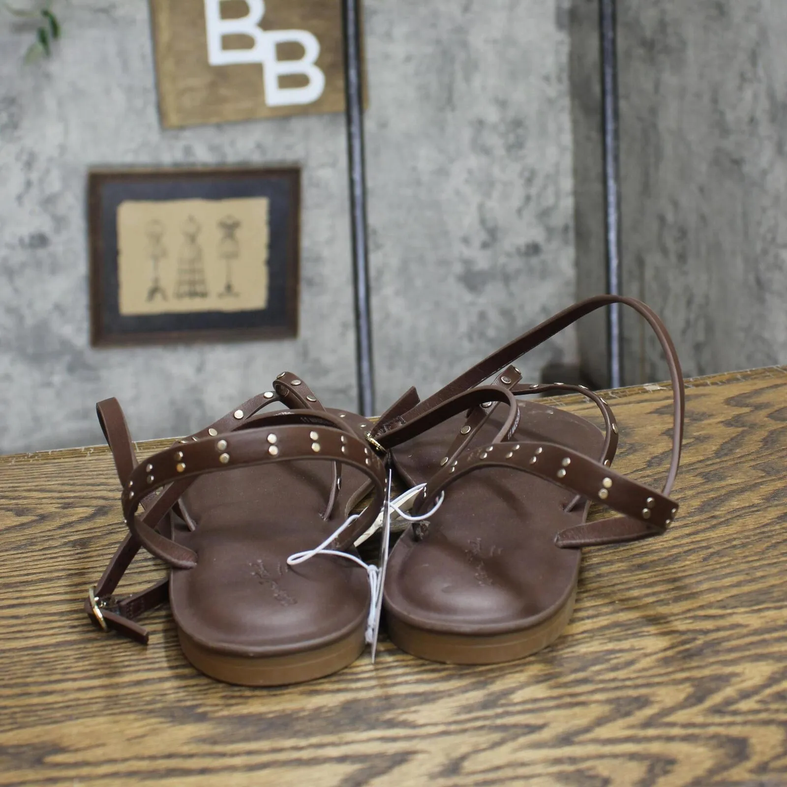 Universal Thread Womens Nikki Studded Thong Sandals 89998544 Brown 11M