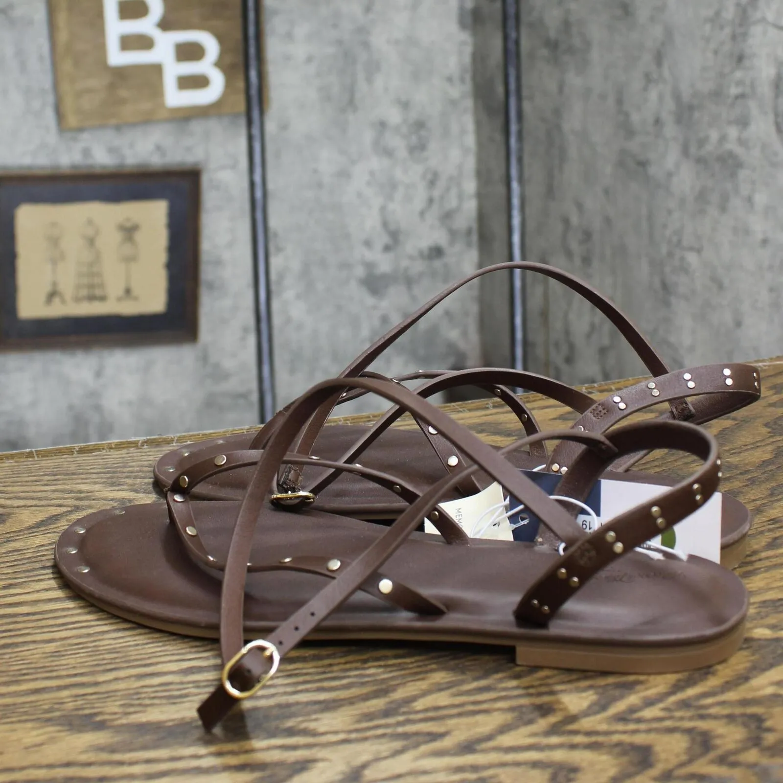 Universal Thread Womens Nikki Studded Thong Sandals 89998544 Brown 11M