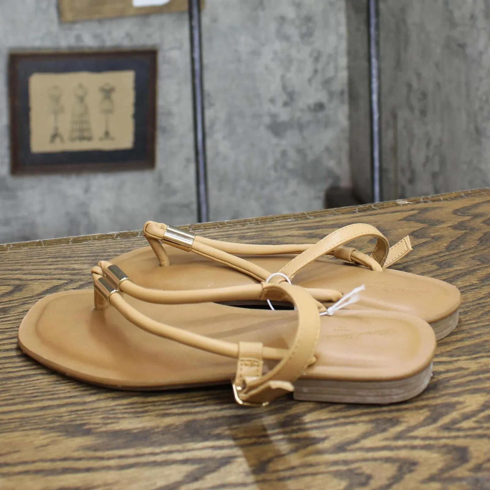 Universal Thread Womens Petra Thong Sandals 89998569 Tan Brown 6M