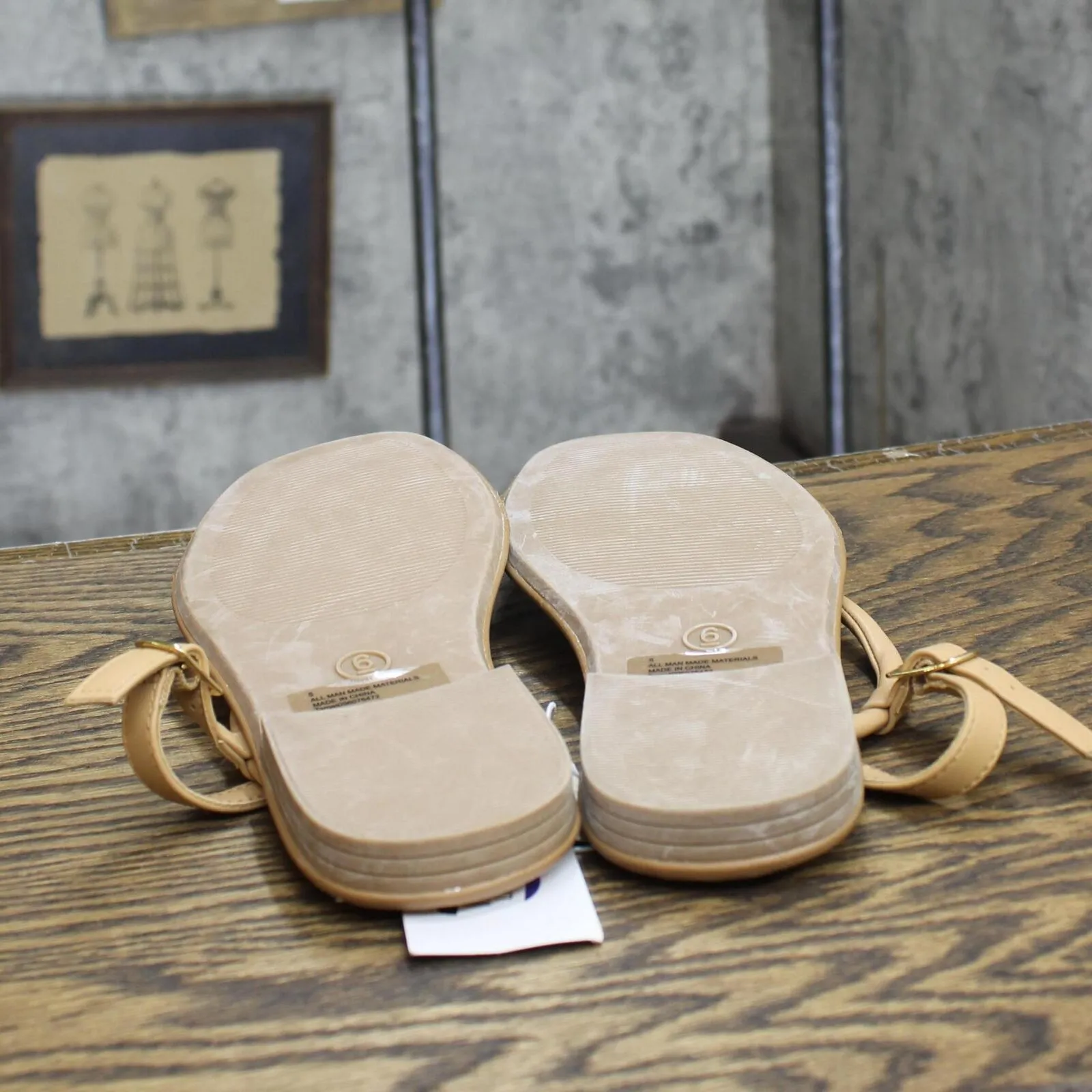 Universal Thread Womens Petra Thong Sandals 89998569 Tan Brown 6M