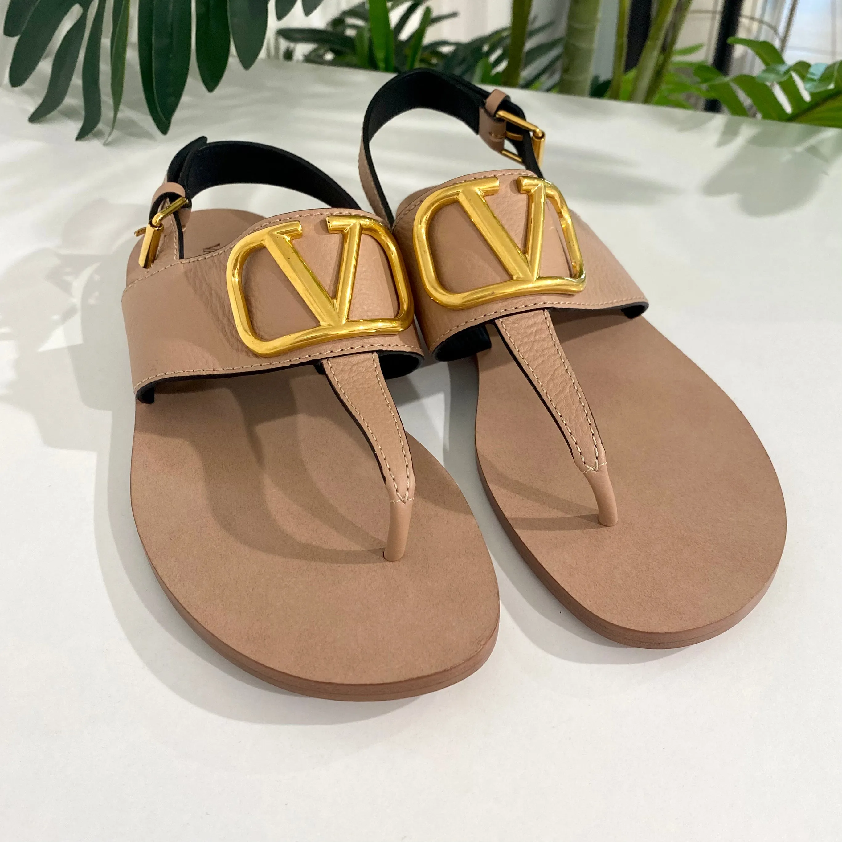 Valentino Garavani VLogo Sandals