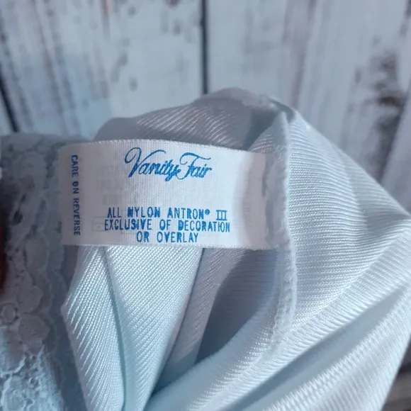 Vanity Fair vintage satin pastel blue maxi nightgown floral lace &amp; pink tulips