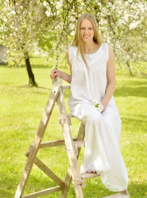Vecpiebalga Treasure Maxi Nightgown in White Linen