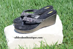 Very Volatile | Andrina Sandal Petwer