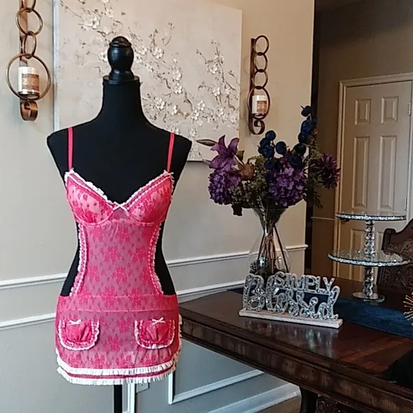 Victoria's Secret Pink Floral Super Sexy Lace Apron Lingerie. Size 34B