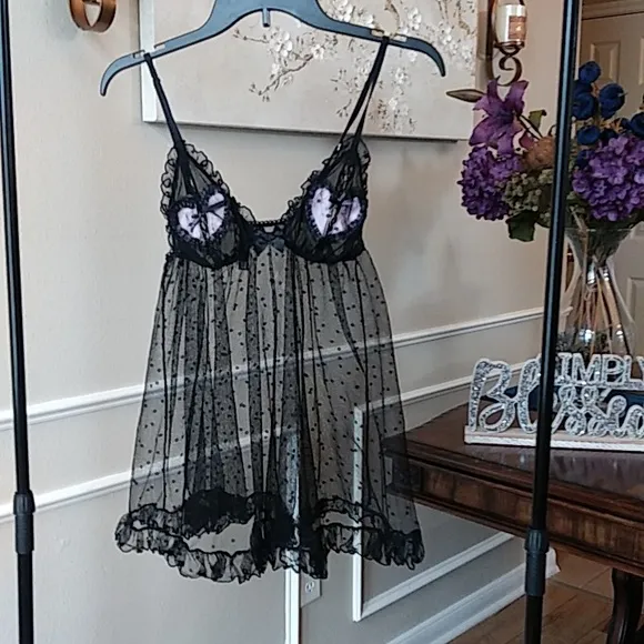 Victoria's Secret Sexy Little Things Black Ruffle Peekaboo Babydoll. Siz…