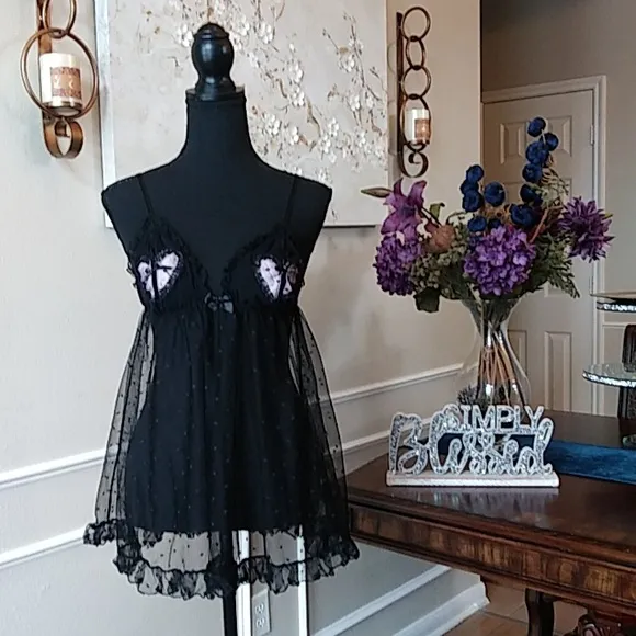 Victoria's Secret Sexy Little Things Black Ruffle Peekaboo Babydoll. Siz…