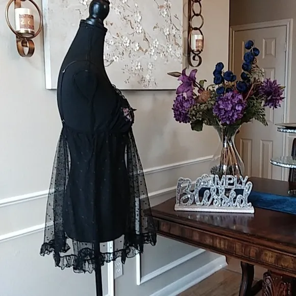 Victoria's Secret Sexy Little Things Black Ruffle Peekaboo Babydoll. Siz…
