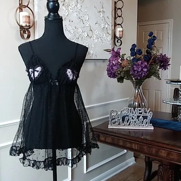 Victoria's Secret Sexy Little Things Black Ruffle Peekaboo Babydoll. Siz…