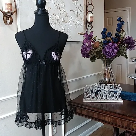 Victoria's Secret Sexy Little Things Black Ruffle Peekaboo Babydoll. Siz…